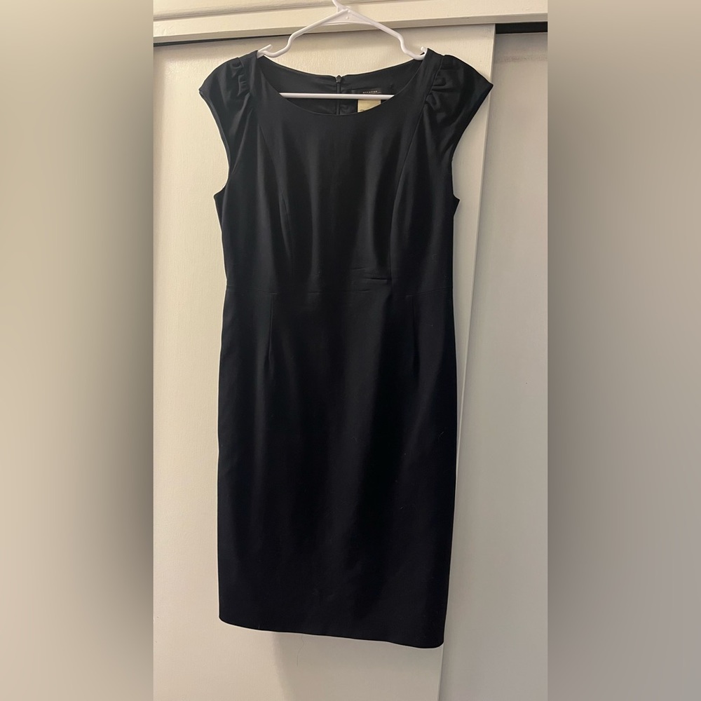 Weekend Max Mara Size 4 Navy Blue Fitted Dress – Elegant & Timeless